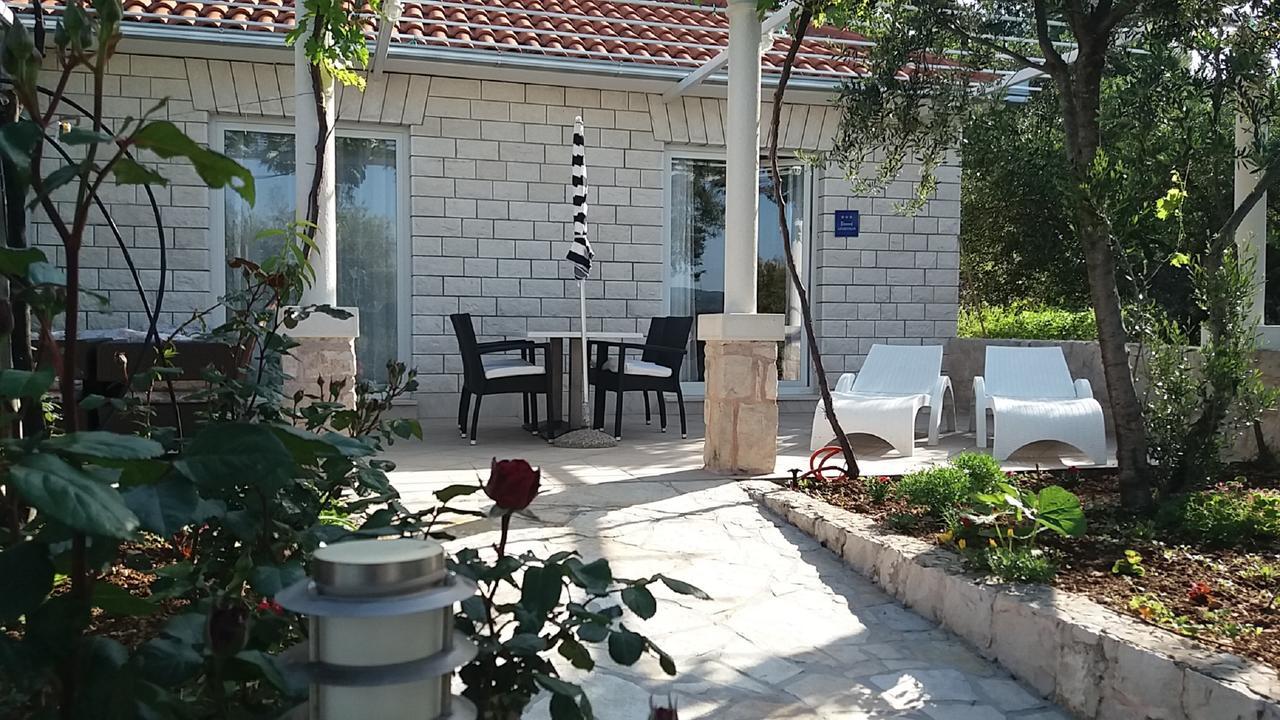 Bed & Breakfast Villa Vrgorac 오레비츠 외부 사진